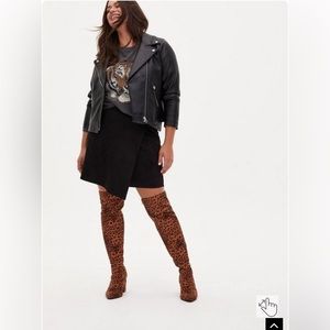 Brand New Pointed Toe Over-The-Knee Boot WW